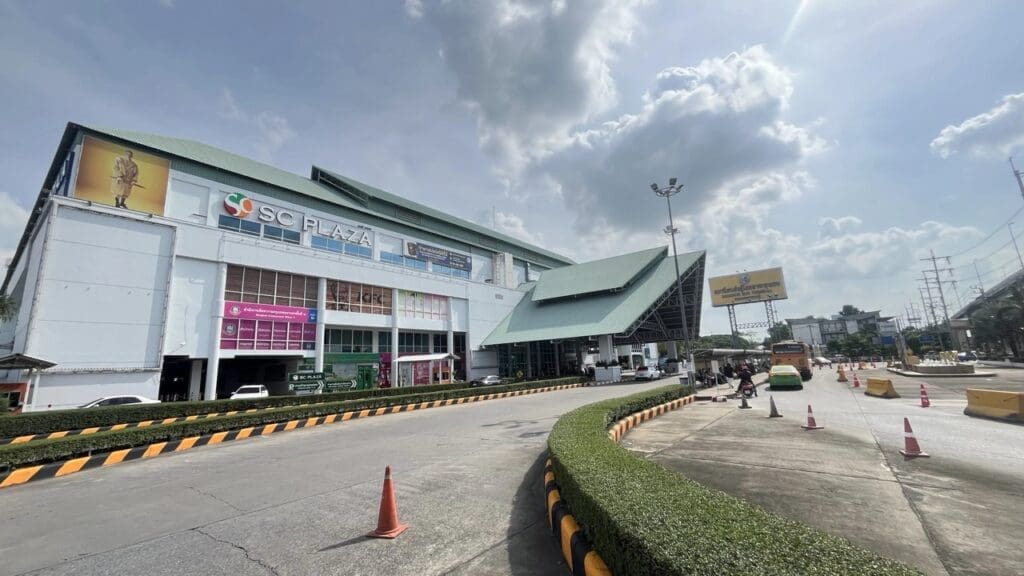 Southern Bus Terminal (Sai Tai Mai) and Ekkamai Eastern Bus Terminal